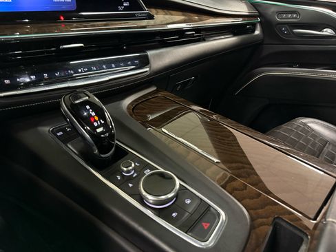 Used 2021 Cadillac Escalade ESV Sport Platinum image 21