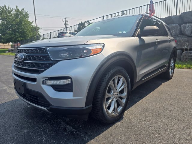 Used 2020 Ford Explorer XLT w/ Equipment Group 202A AWD/4WD image 8