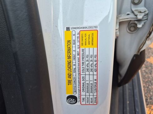 Used 2019 Chevrolet Traverse LT FWD image 14
