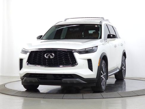 Used 2023 INFINITI QX60 Sensory w/ Vision Package AWD/4WD image 4
