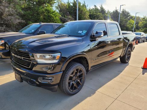 Used 2021 RAM 1500 Laramie AWD/4WD image 1