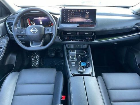 Certified 2025 Nissan Rogue SL AWD/4WD image 12