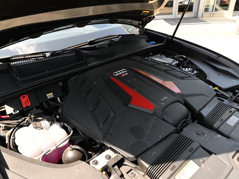 Used 2024 Audi RS Q8 AWD/4WD image 65