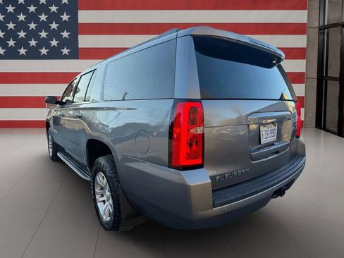 Used 2019 Chevrolet Suburban LT image 3