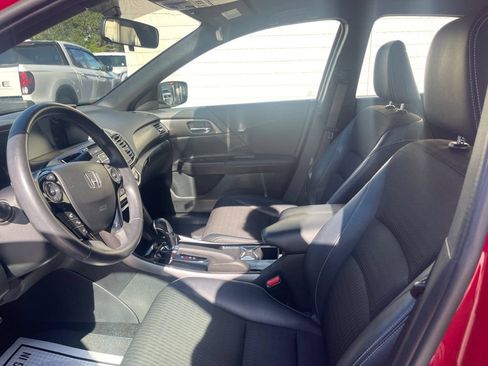 Used 2017 Honda Accord Sport image 9