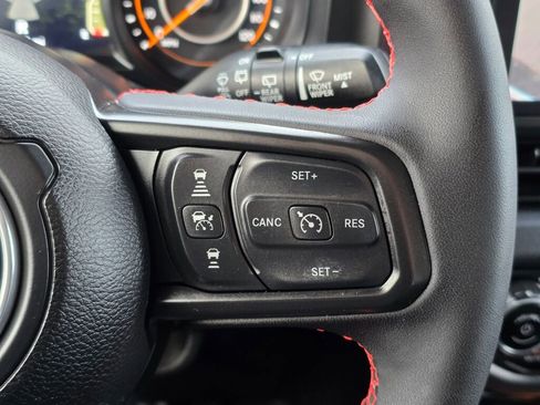 Used 2024 Jeep Wrangler Rubicon image 32