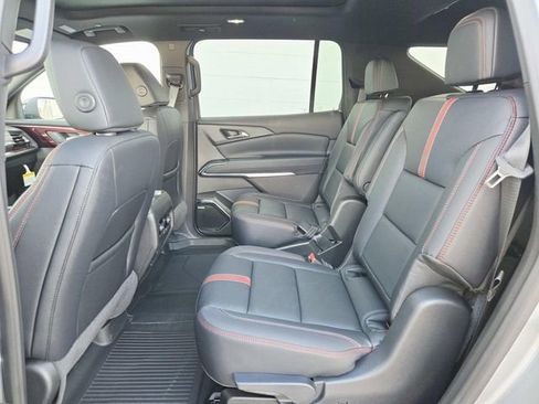 New 2026 Chevrolet Traverse RS image 10