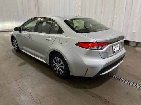 Certified 2021 Toyota Corolla LE FWD image 5