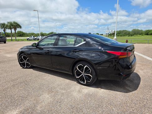 Used 2024 Nissan Altima 2.5 SR w/ SR Premium Package FWD image 6