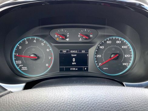 Used 2022 Chevrolet Traverse LT image 12