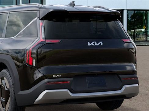 New 2026 Kia EV9 Wind image 13