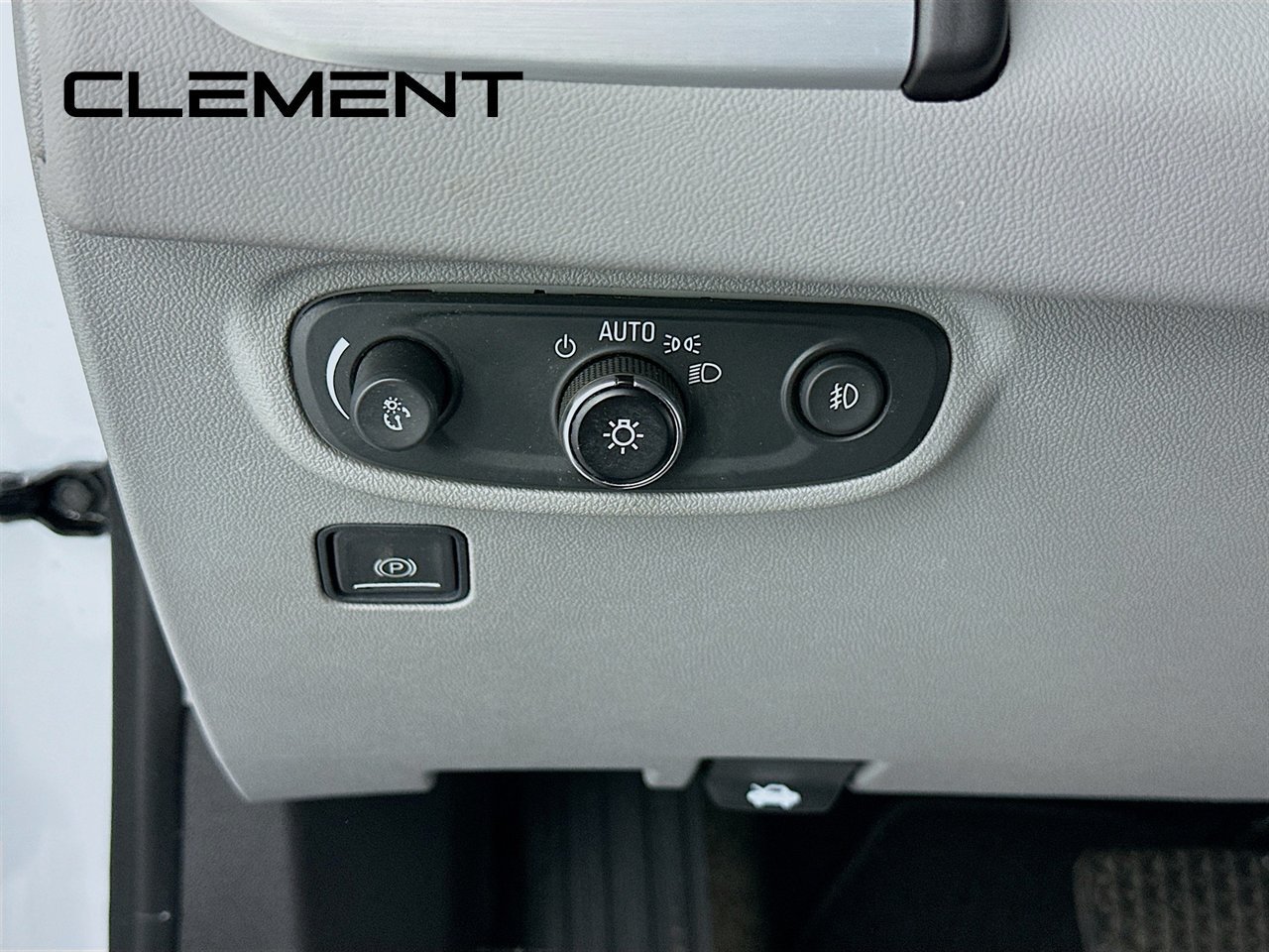 Used 2023 GMC Terrain SLT FWD image 14
