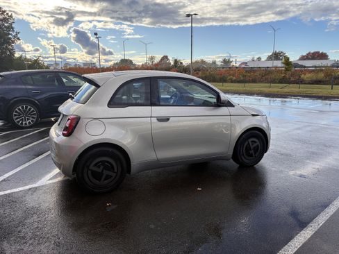 New 2025 FIAT 500 e image 5