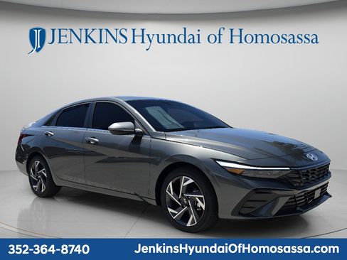 New 2026 Hyundai Elantra Limited FWD image 2