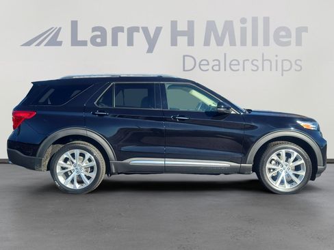 Certified 2023 Ford Explorer Platinum w/ Technology Package image 6