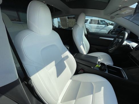 Used 2021 Tesla Model 3 Standard Range Plus image 30