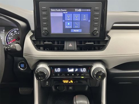 Used 2019 Toyota RAV4 XLE image 18