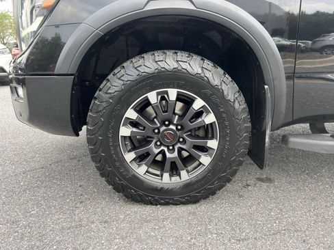 Used 2021 Nissan Titan PRO-4X w/ Pro-4x Convenience Package AWD/4WD image 12