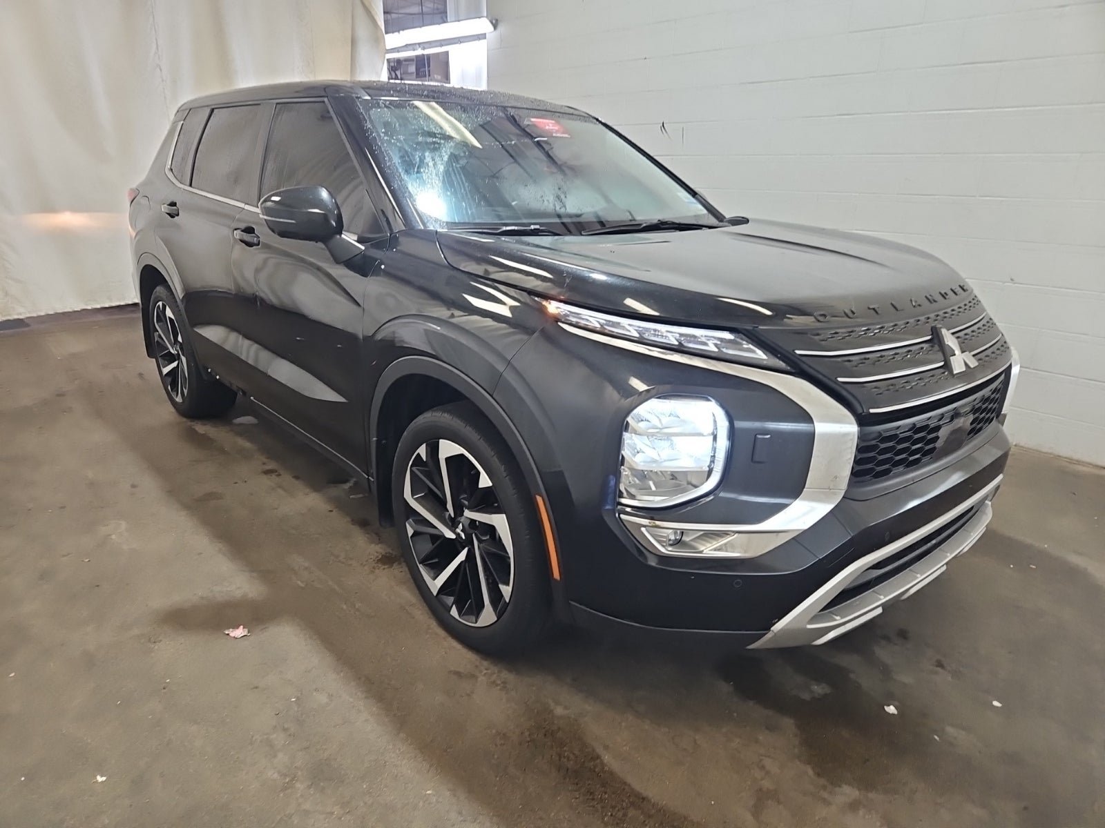 Used 2024 Mitsubishi Outlander SE Black Edition AWD/4WD image 4