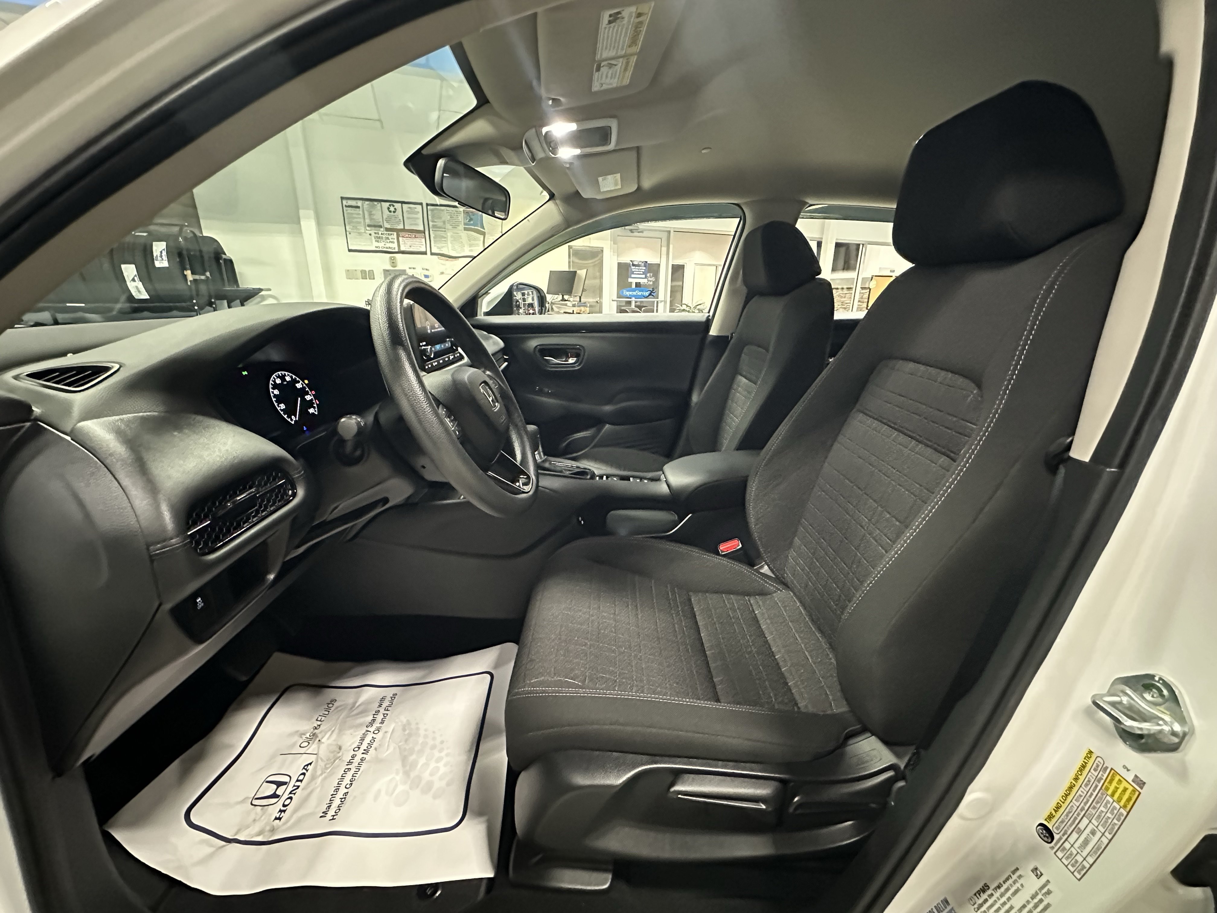 Used 2024 Honda HR-V LX image 9