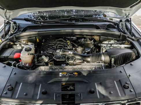 Used 2021 Jeep Grand Cherokee L Limited w/ Luxury Tech Group II image 7