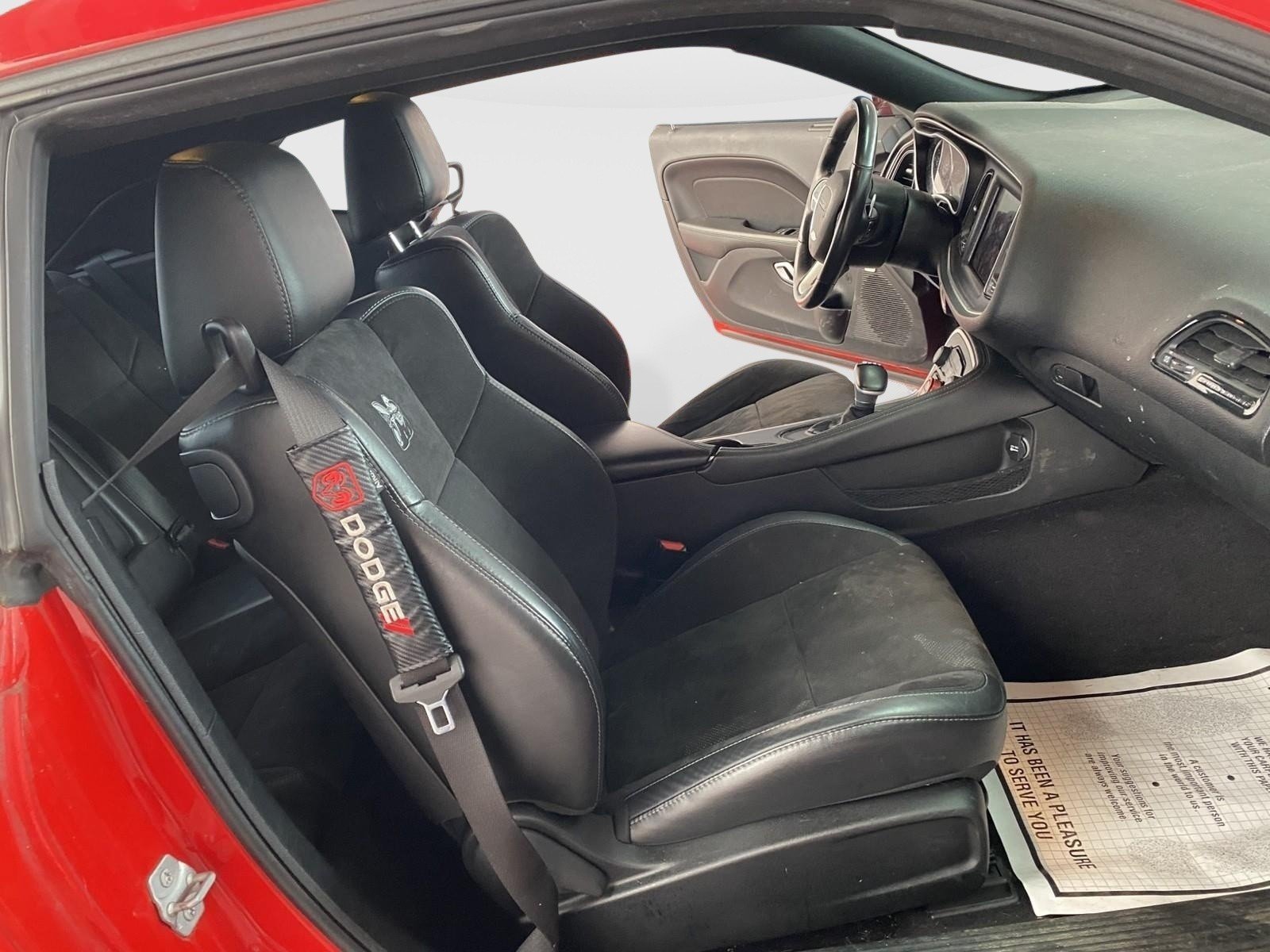 Used 2018 Dodge Challenger R/T Scat Pack w/ Leather Interior Group RWD image 9