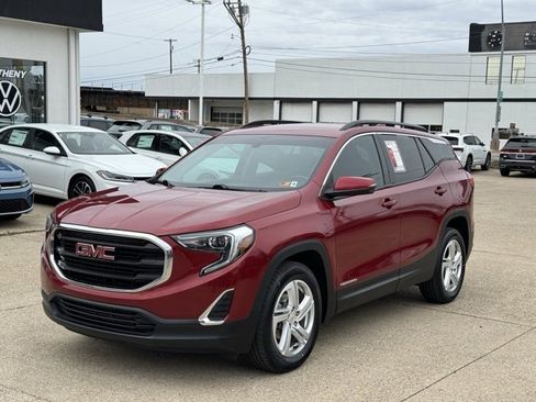 Used 2018 GMC Terrain SLE w/ Driver Convenience Package image 1