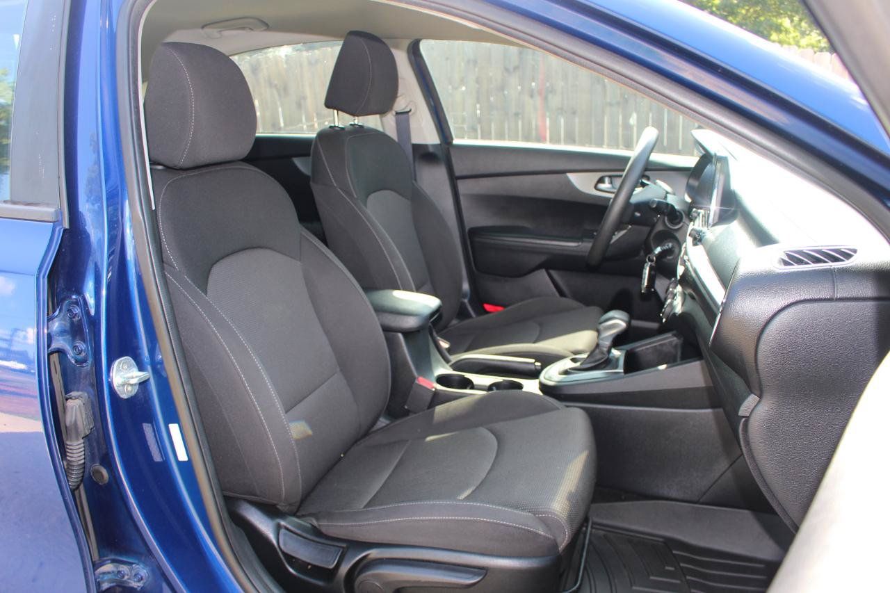 Used 2020 Kia Forte LXS FWD image 35