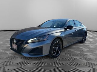 Used 2023 Nissan Altima 2.5 SR video 2