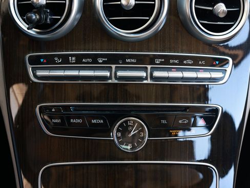 Used 2018 Mercedes-Benz C 300 Sedan w/ Premium Package image 37