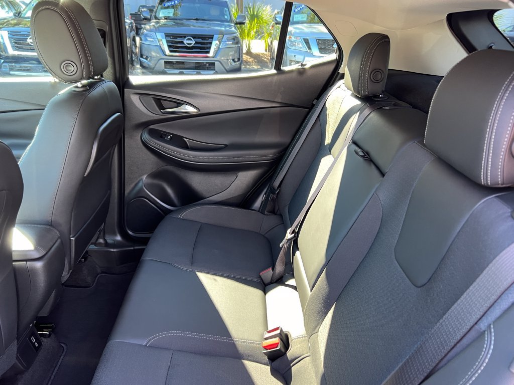 Used 2023 Buick Encore GX Select w/ Sport Touring Package FWD image 15