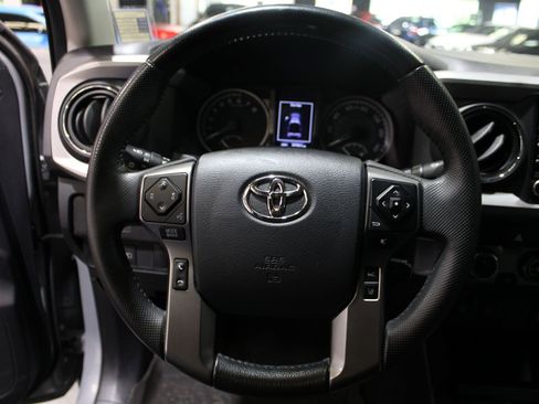 Used 2020 Toyota Tacoma SR5 w/ Technology Package AWD/4WD image 28