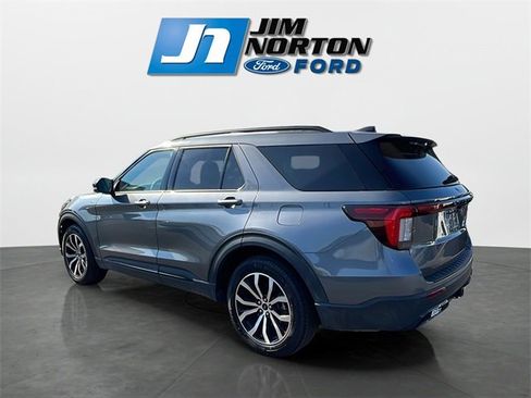 Used 2025 Ford Explorer ST-Line image 10