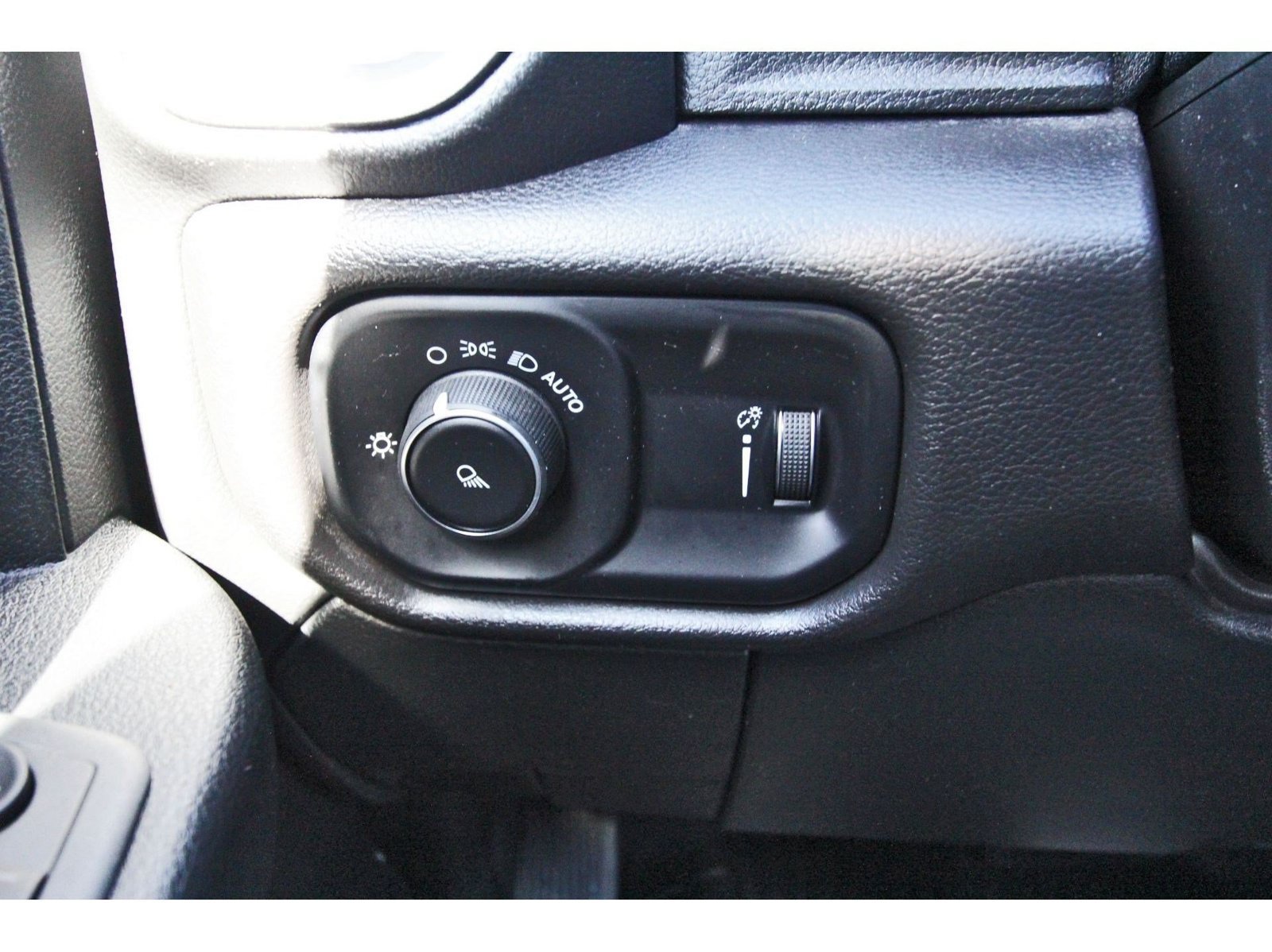 Used 2022 RAM 2500 Tradesman w/ Chrome Appearance Group AWD/4WD image 19