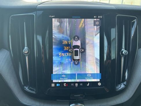 Certified 2025 Volvo XC60 B5 Plus image 24