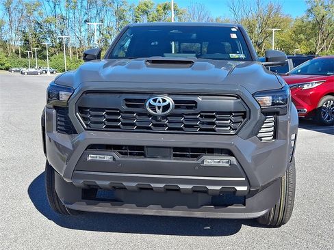 New 2025 Toyota Tacoma TRD Sport image 2