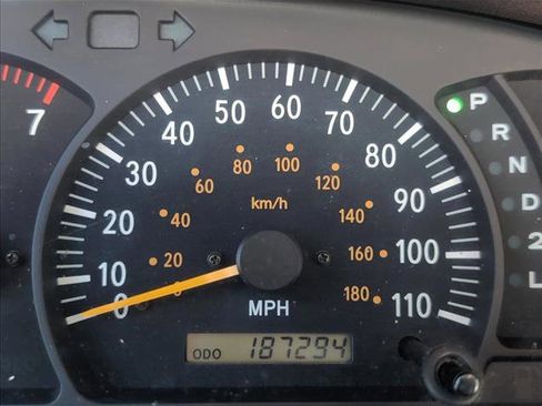 Used 2000 Toyota Tundra SR5 w/ Convenience Pkg image 7