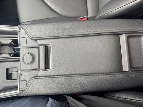 Used 2024 Toyota Grand Highlander XLE image 26