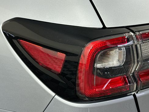 Used 2024 Subaru Outback Premium AWD/4WD image 34