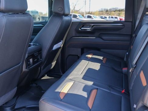 Used 2025 GMC Sierra 2500 AT4 image 15