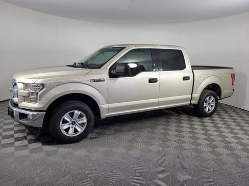 Used 2017 Ford F150 XLT RWD image 2