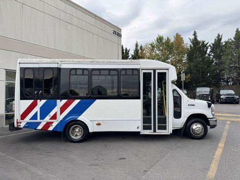 Used 2012 Ford E-350 and Econoline 350 Super Duty w/ Shuttle Bus Prep Pkg RWD image 2