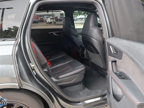 Used 2025 Audi SQ7 Prestige w/ Prestige Package AWD/4WD image 31