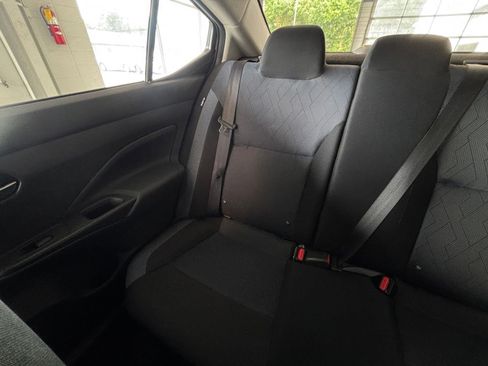 Used 2025 Nissan Versa SV FWD image 38