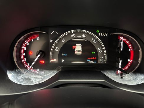 Used 2025 Toyota RAV4 XLE AWD/4WD image 7