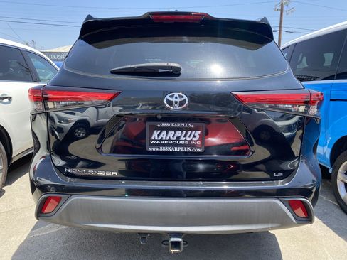 Used 2021 Toyota Highlander LE FWD image 9