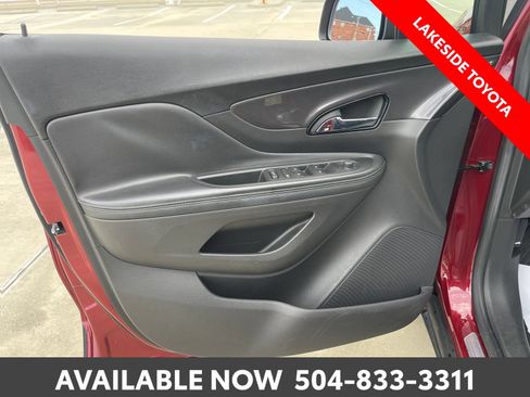 Used 2022 Buick Encore Preferred AWD/4WD image 23