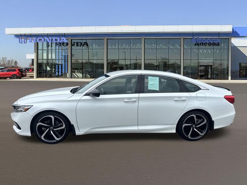 Used 2022 Honda Accord Sport image 2