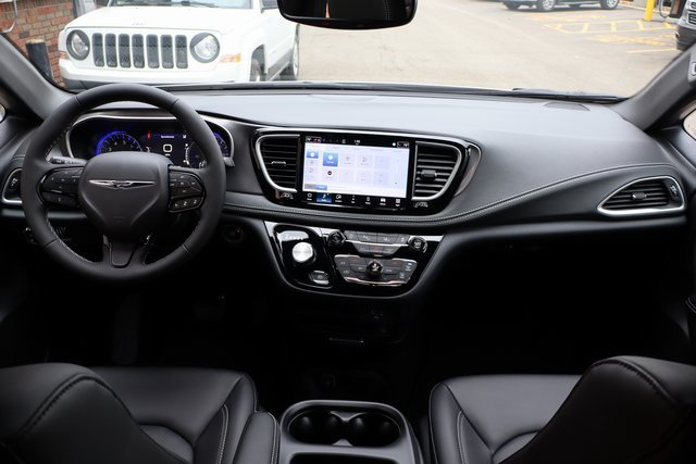 New 2026 Chrysler Pacifica Select AWD/4WD image 49