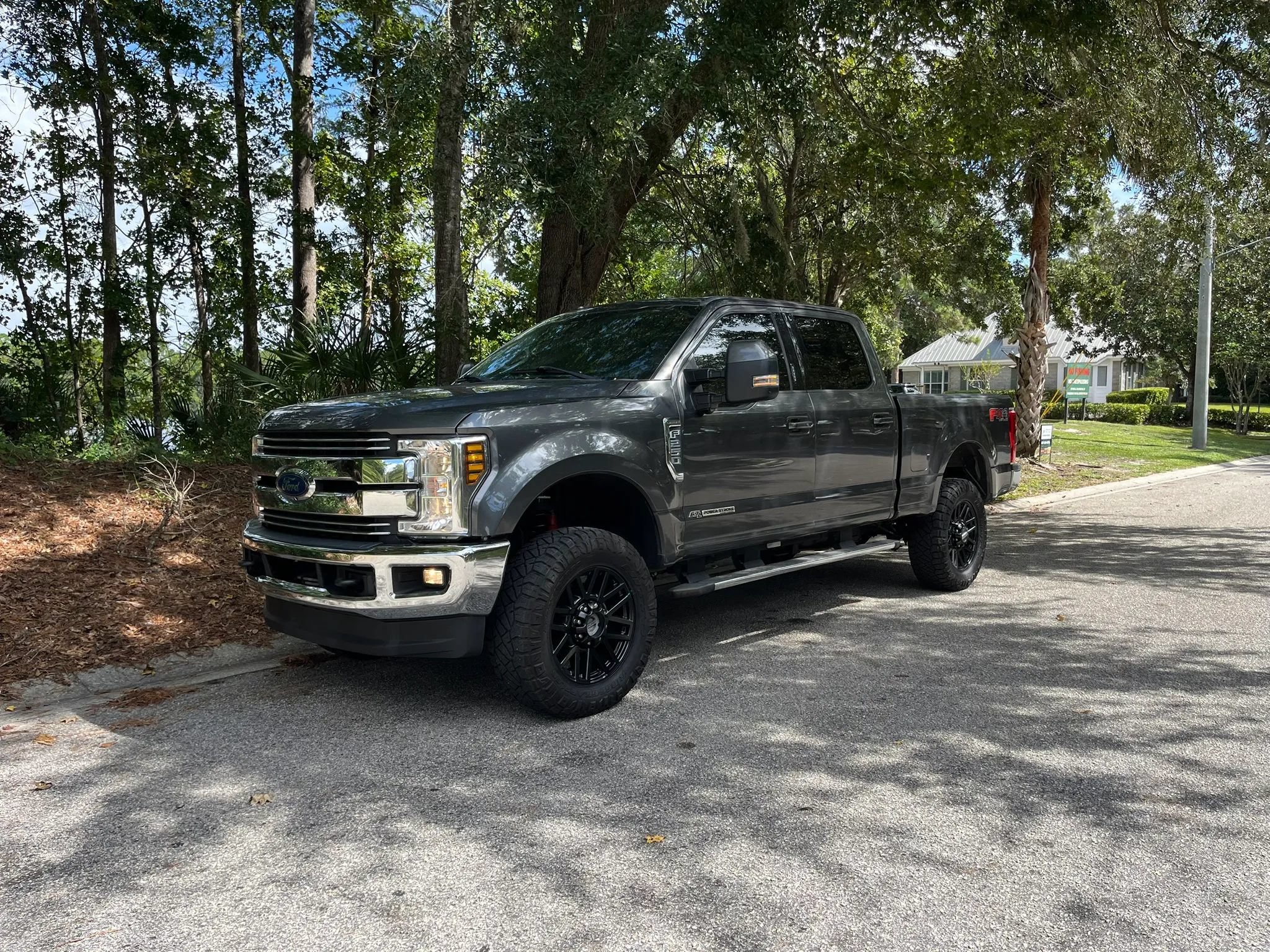 Used 2017 Ford F250 Lariat w/ Lariat Ultimate Package AWD/4WD image 7